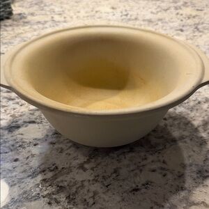 The Pampered Chef Cream Ceramic Mixing Bowl